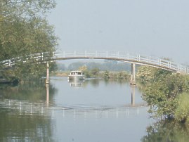 Ten Foot Bridge - Thames